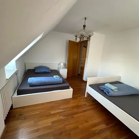 Deluxe 7 Queen Sized Bedroom In Herford アパート Hiddenhausen