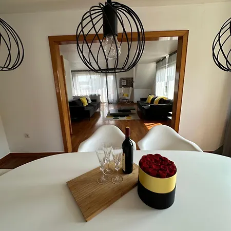 Deluxe 7 Queen Sized Bedroom In Herford アパート Hiddenhausen