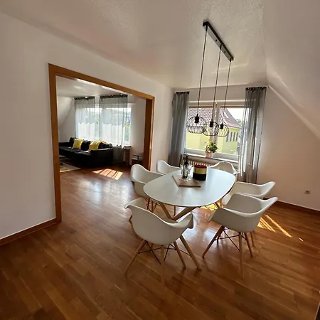 Deluxe 7 Queen Sized Bedroom In Herford アパート *